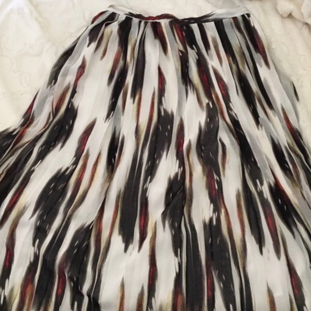 BR Pleated midi skirt